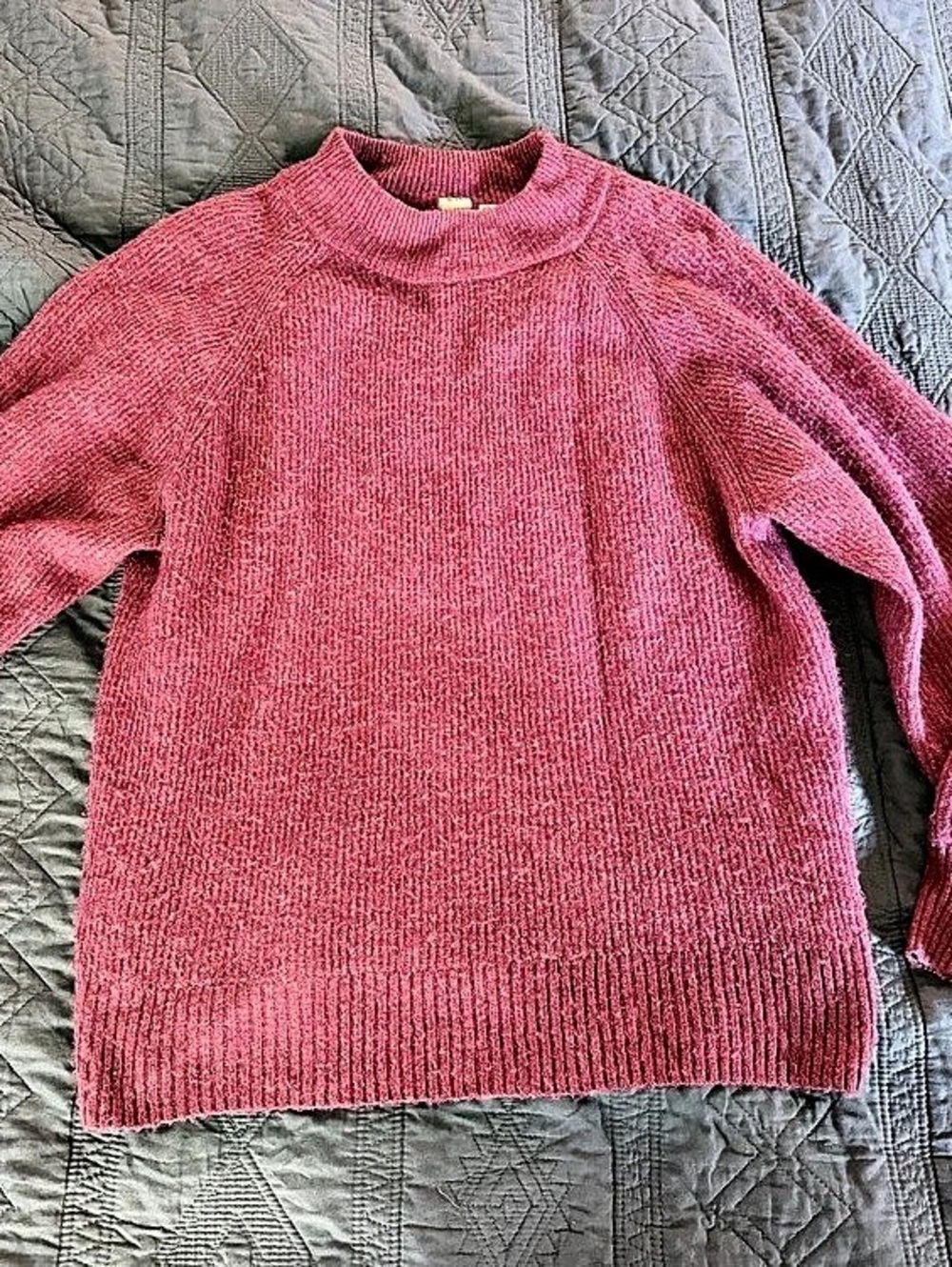 Gap Oversized Sweater in Berry Pink Size Small